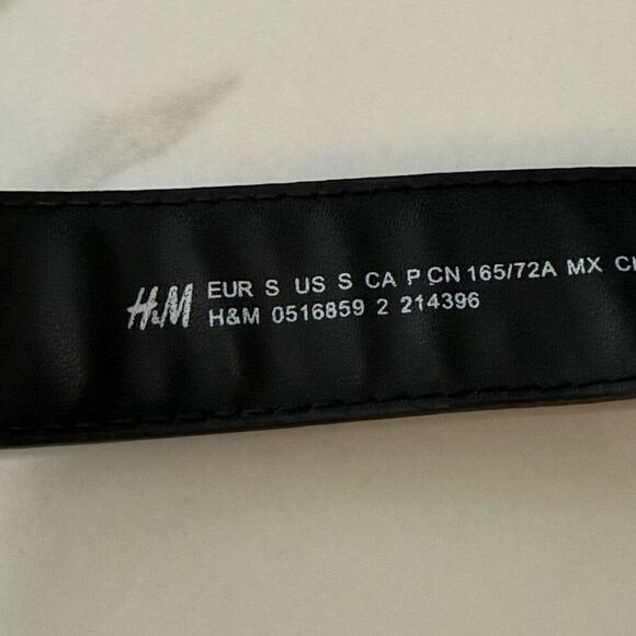 H&M women’s vinyl black snake print belt size small - Picture 4 of 5